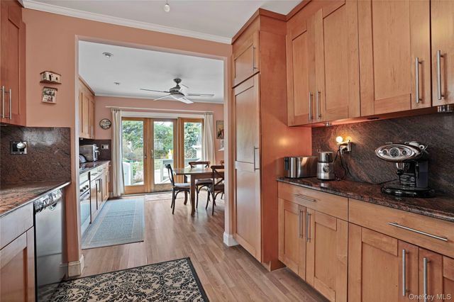 117 West Avenue, Hicksville, NY 11801