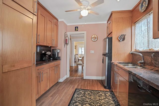 117 West Avenue, Hicksville, NY 11801