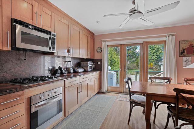 117 West Avenue, Hicksville, NY 11801
