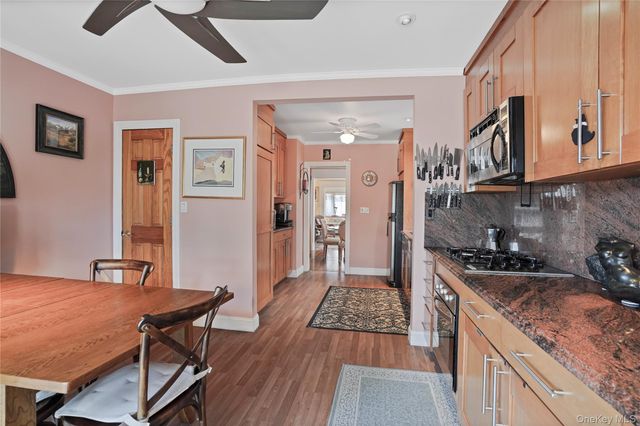 117 West Avenue, Hicksville, NY 11801