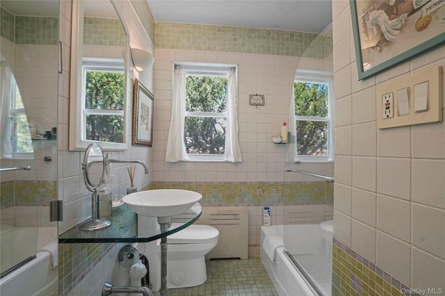 117 West Avenue, Hicksville, NY 11801