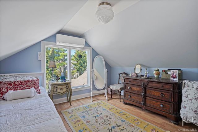117 West Avenue, Hicksville, NY 11801