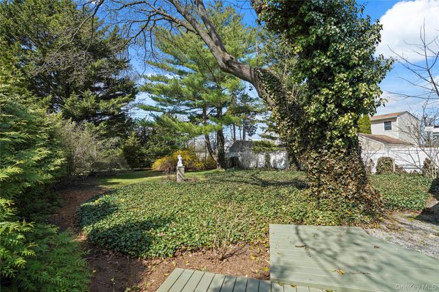 117 West Avenue, Hicksville, NY 11801