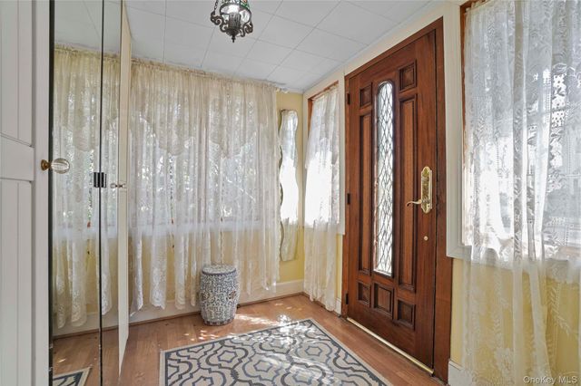 117 West Avenue, Hicksville, NY 11801