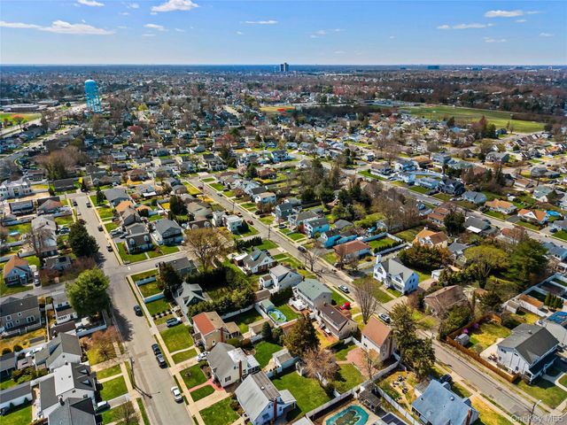 117 West Avenue, Hicksville, NY 11801