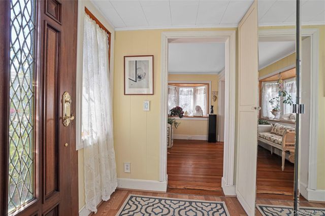 117 West Avenue, Hicksville, NY 11801