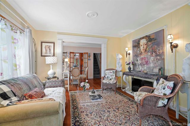 117 West Avenue, Hicksville, NY 11801