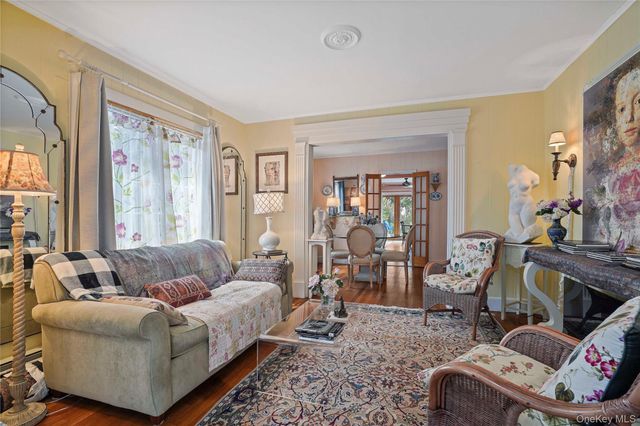 117 West Avenue, Hicksville, NY 11801
