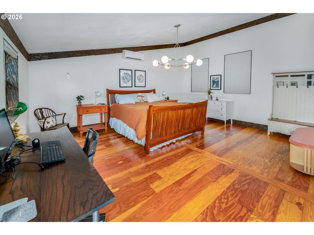 48367 ROARING RAPIDS Way, Oakridge, OR 97463