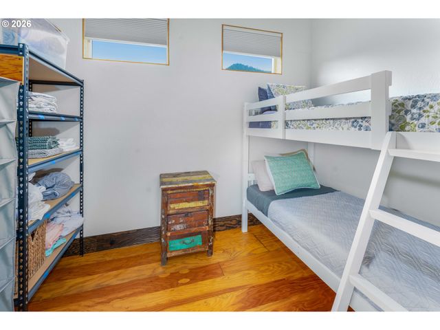 48367 ROARING RAPIDS Way, Oakridge, OR 97463