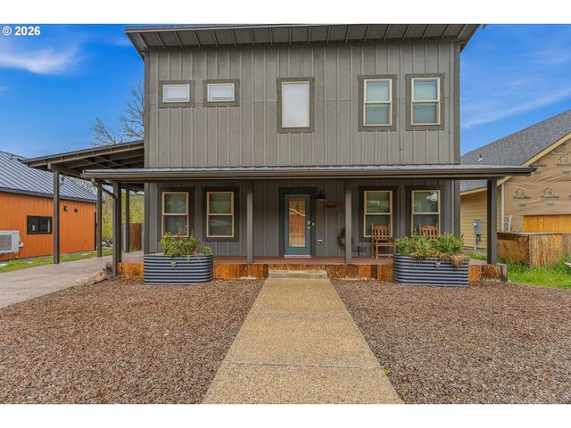 48367 ROARING RAPIDS Way, Oakridge, OR 97463