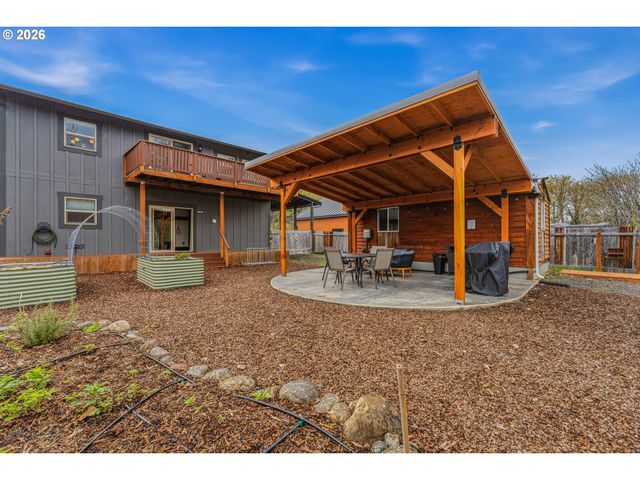 48367 ROARING RAPIDS Way, Oakridge, OR 97463
