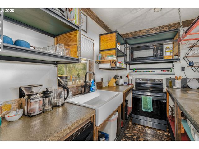 48367 ROARING RAPIDS Way, Oakridge, OR 97463