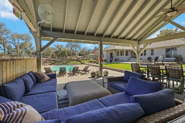 14560 Warren Avenue, Red Bluff, CA 96080