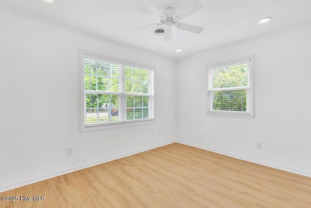 101 Holiday Drive, Hampstead, NC 28443