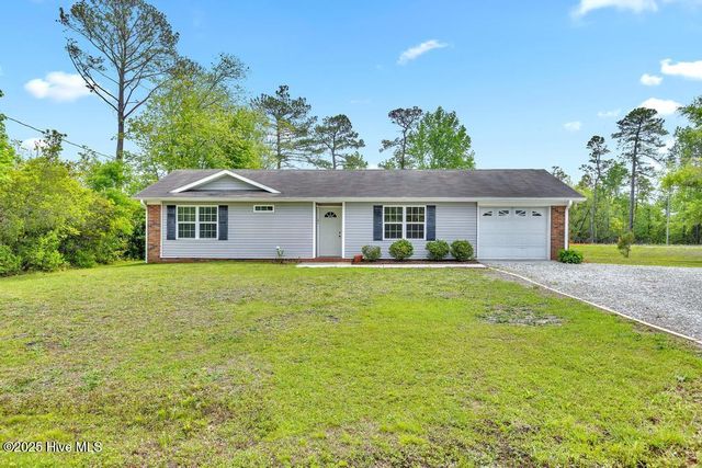 101 Holiday Drive, Hampstead, NC 28443