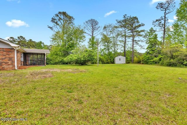 101 Holiday Drive, Hampstead, NC 28443