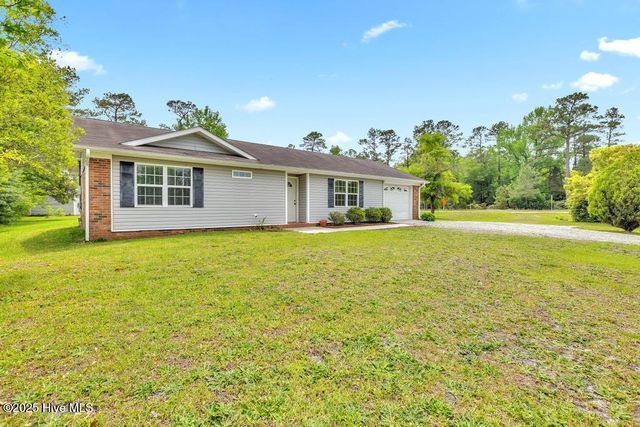 101 Holiday Drive, Hampstead, NC 28443