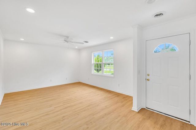 101 Holiday Drive, Hampstead, NC 28443