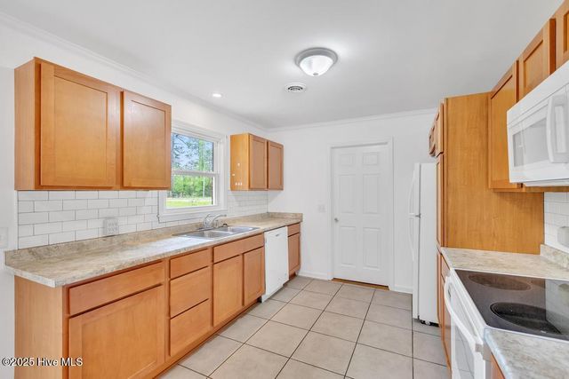 101 Holiday Drive, Hampstead, NC 28443