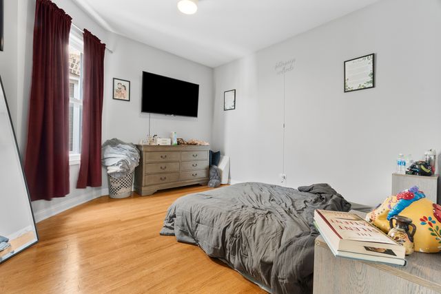 5039 W Cullom Avenue, Chicago, IL 60641