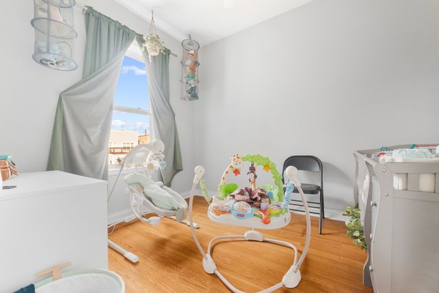 5039 W Cullom Avenue, Chicago, IL 60641