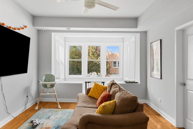 5039 W Cullom Avenue, Chicago, IL 60641