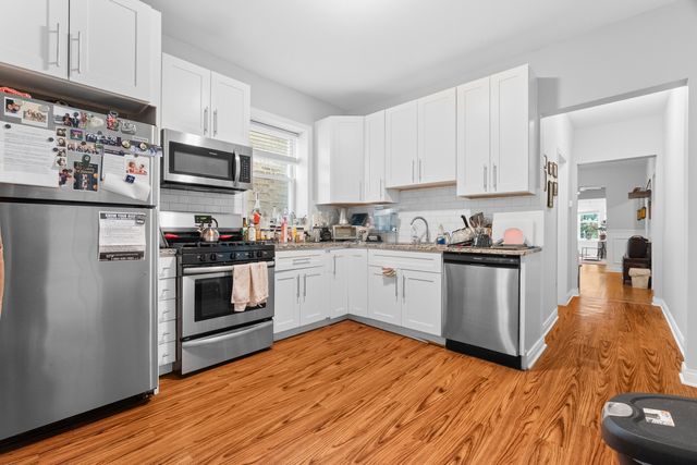 5039 W Cullom Avenue, Chicago, IL 60641