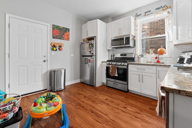 5039 W Cullom Avenue, Chicago, IL 60641