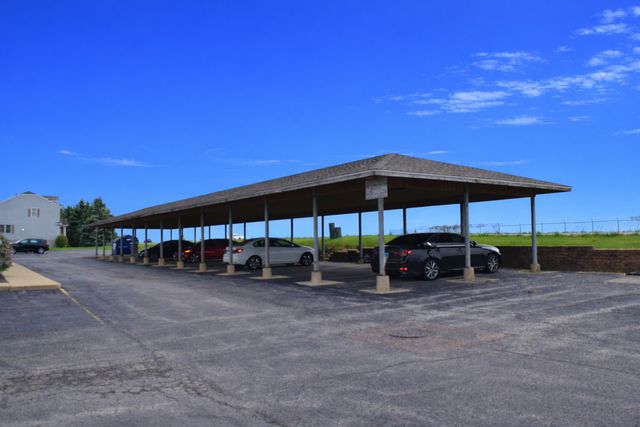 565 N Strack Street 302, Cortland, IL 60112