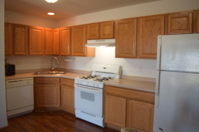 565 N Strack Street 302, Cortland, IL 60112