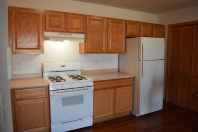 565 N Strack Street 302, Cortland, IL 60112
