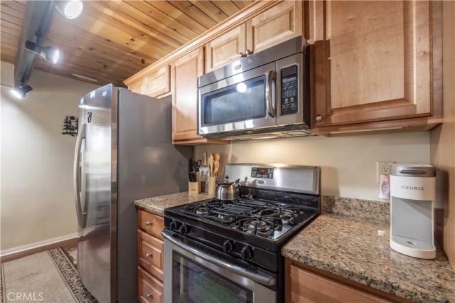 548 Moreno Lane, Sugarloaf, CA 92386