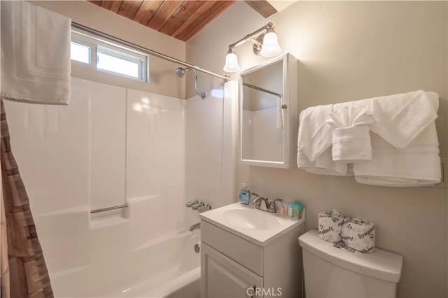 548 Moreno Lane, Sugarloaf, CA 92386
