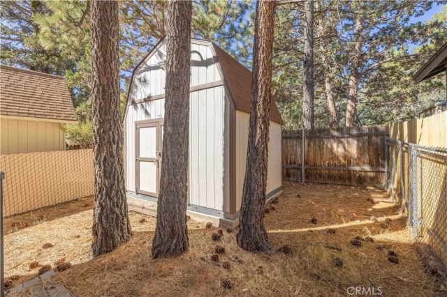 548 Moreno Lane, Sugarloaf, CA 92386