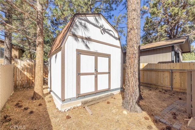 548 Moreno Lane, Sugarloaf, CA 92386