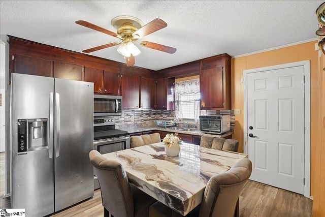 16 Carver Street, Greenville, SC 29611