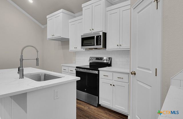 124 Morris Court, Mcgregor, TX 76657