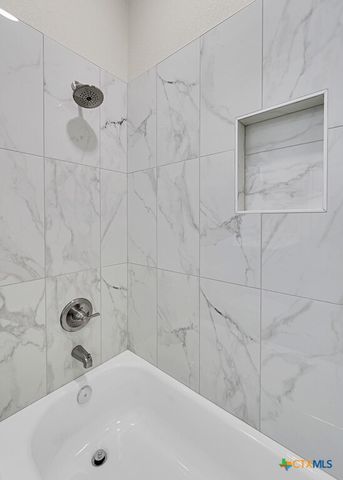 124 Morris Court, Mcgregor, TX 76657