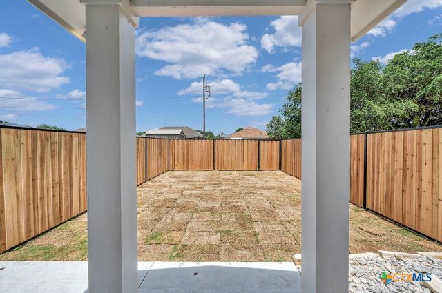 124 Morris Court, Mcgregor, TX 76657