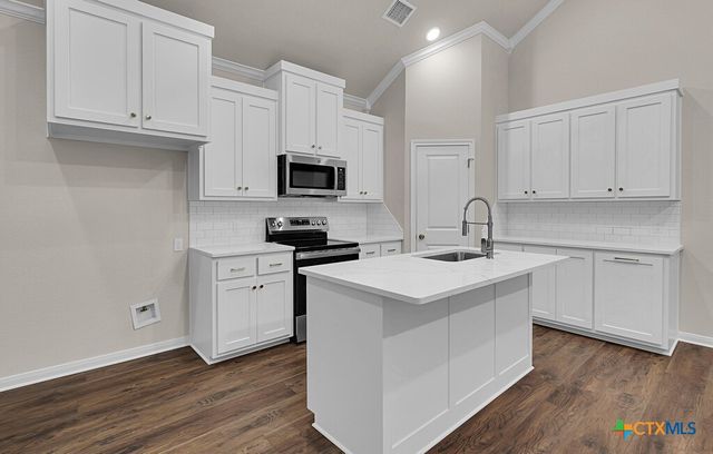 124 Morris Court, Mcgregor, TX 76657