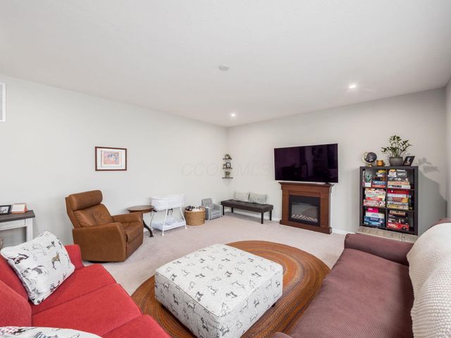 156 Heron Drive, Pataskala, OH 43062
