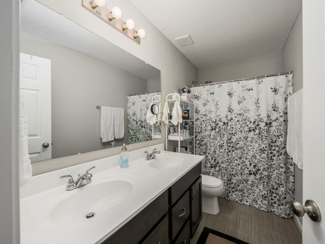 156 Heron Drive, Pataskala, OH 43062