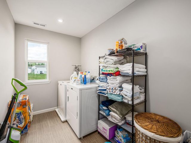 156 Heron Drive, Pataskala, OH 43062