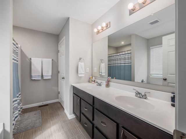156 Heron Drive, Pataskala, OH 43062
