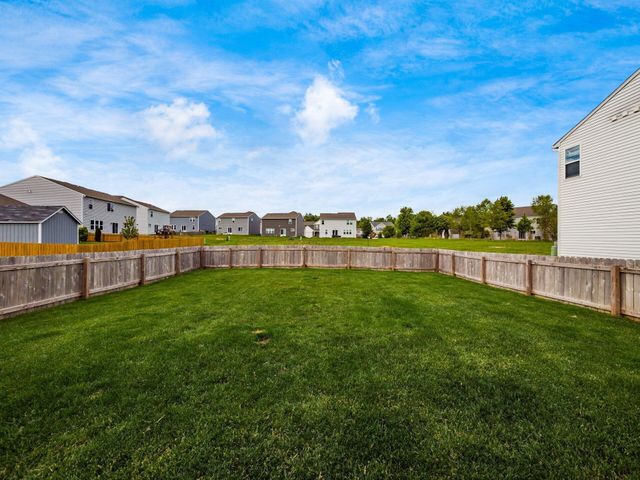 156 Heron Drive, Pataskala, OH 43062