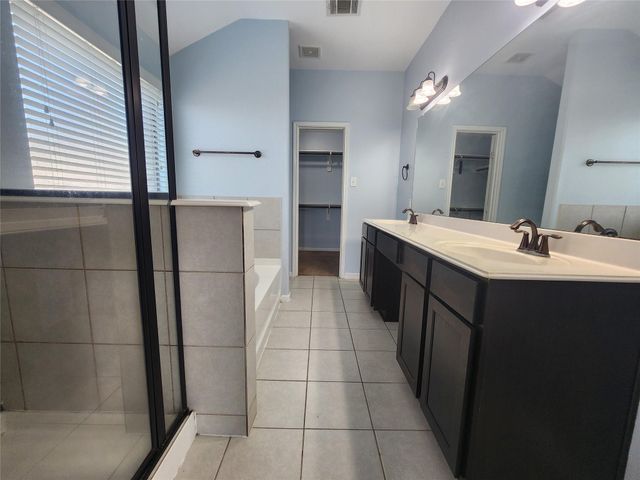 9002 Saint Laurent Lane, Houston, TX 77044