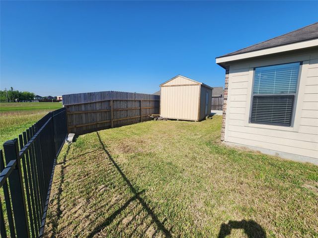9002 Saint Laurent Lane, Houston, TX 77044