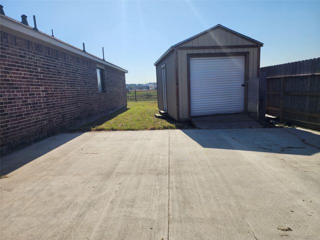 9002 Saint Laurent Lane, Houston, TX 77044