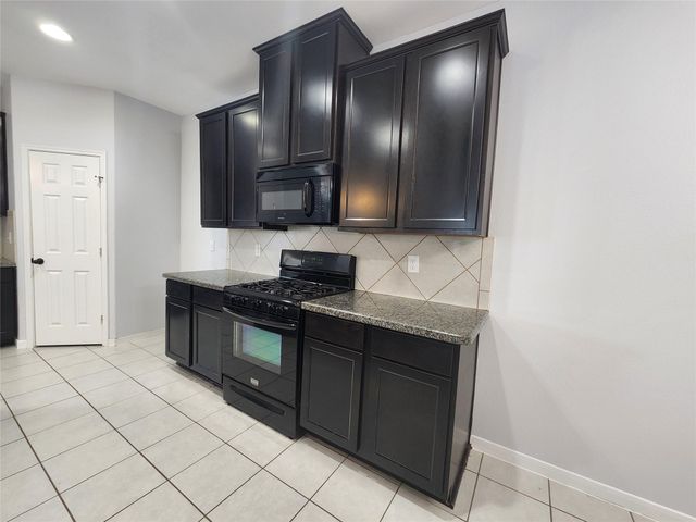 9002 Saint Laurent Lane, Houston, TX 77044